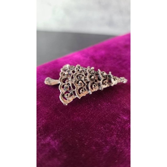 Vintage Silver Tone Metal Christmas Tree Brooch - Picture 3 of 10